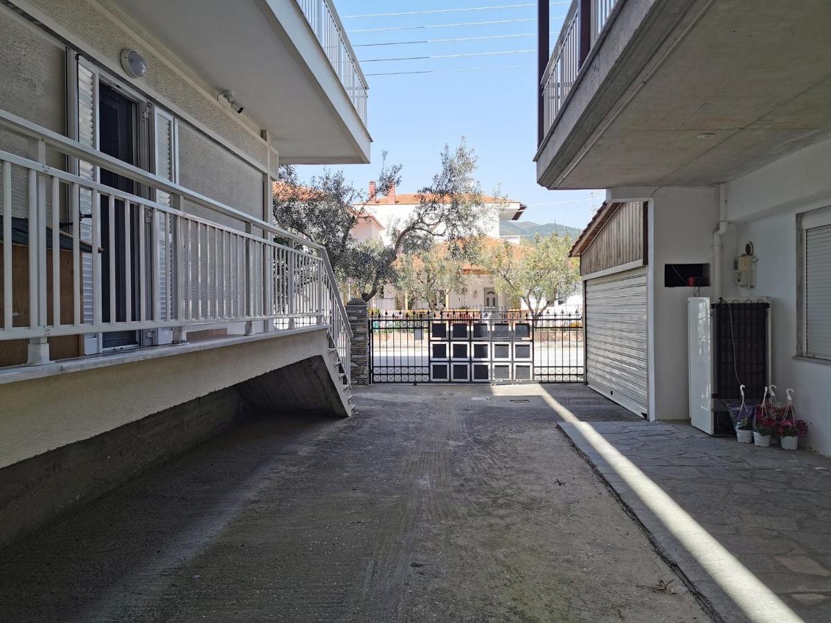 George Laz Rooms Vrasná Buitenkant foto